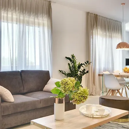 アパート Authentic プーラ