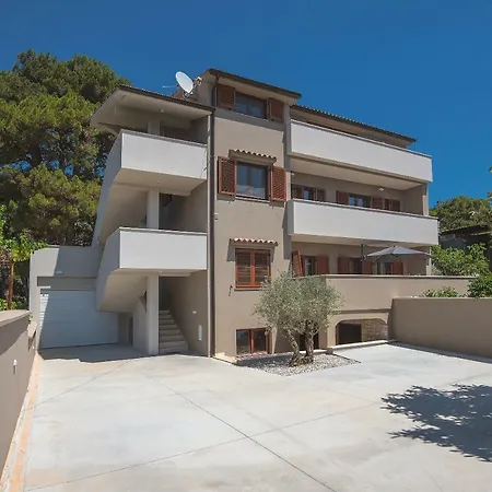 Authentic アパート