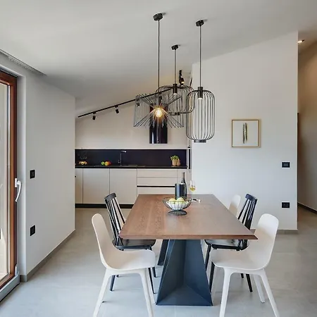 アパート Authentic プーラ