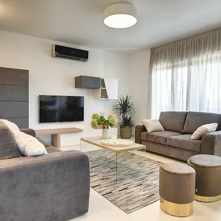 Authentic Apartment *