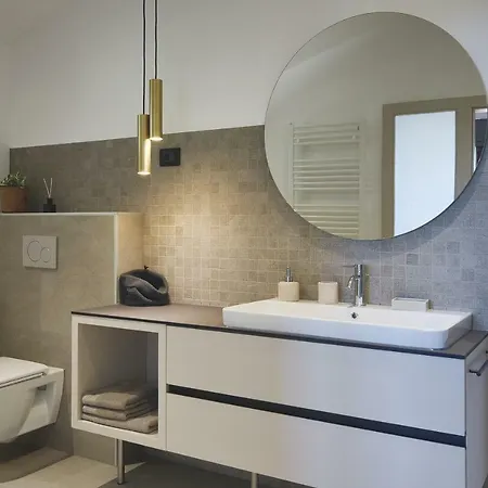 アパート Authentic